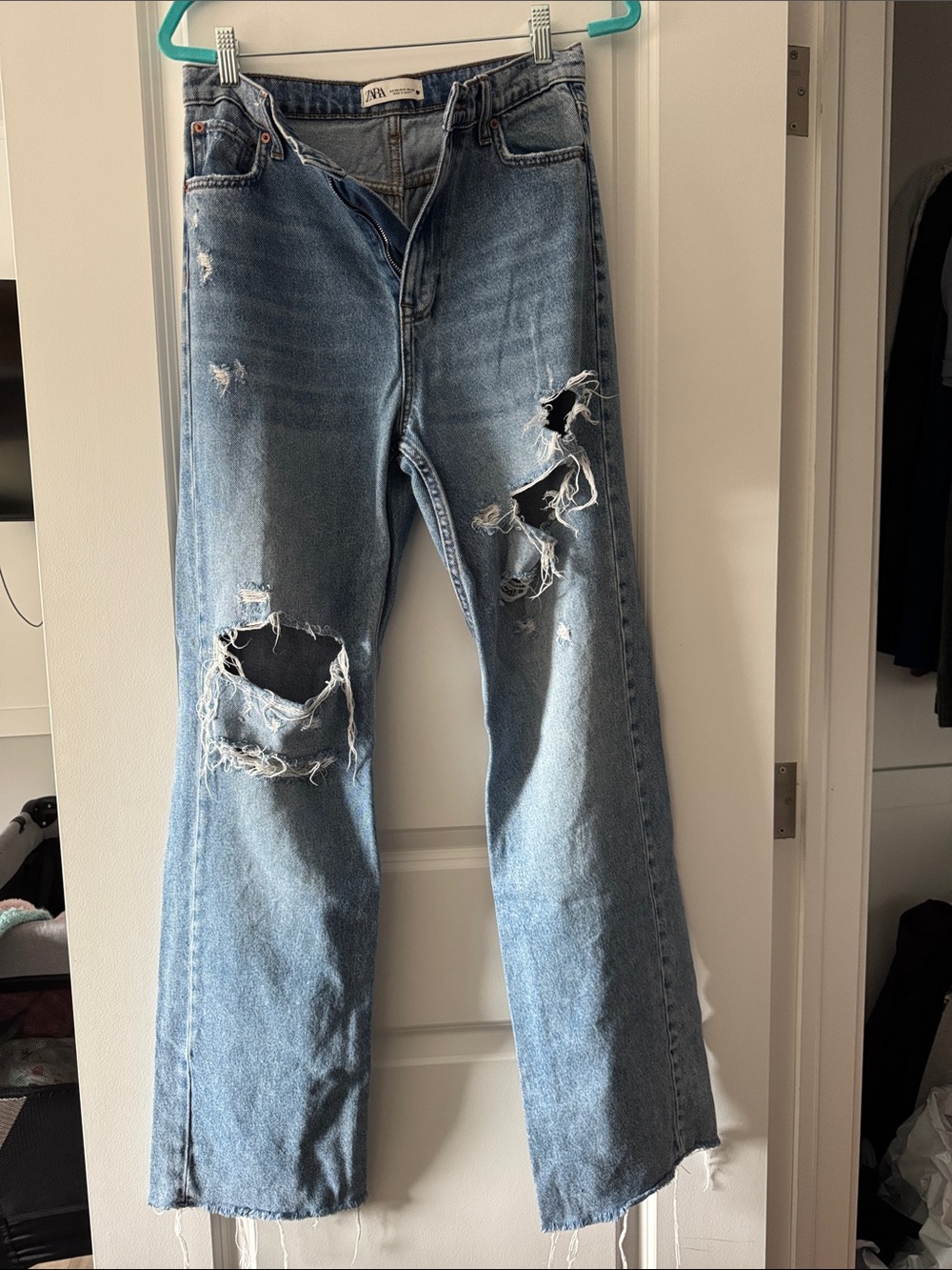 Zara Light Blue Distressed Straight-Leg Jeans